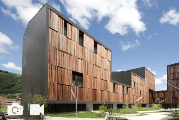 Social Housing / Mieres